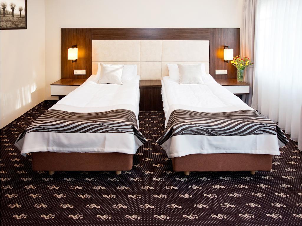 Hotel Fryderyk نيسة الغرفة الصورة